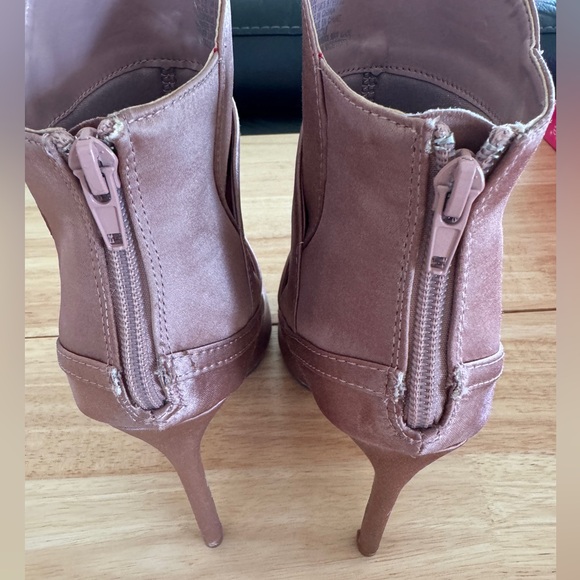 Shoedazzle Women’s Size 7.5 JOJO dusty pink Open Toe Booties w/ 4 inch heels - Picture 9 of 11